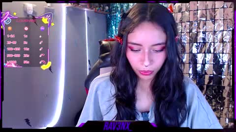 Snapshot of rav3nx_ chatting on 10/28/25, 12:14 online show from 10/28/25, 12:14