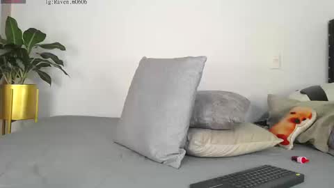 Raven online show from 09/19/25, 03:45