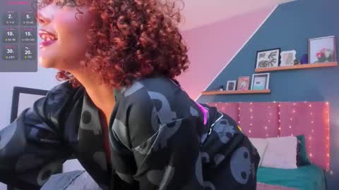 Snapshot of raven_curly chatting on 11/19/25, 06:13 Raven Curly online show from 11/19/25, 06:13