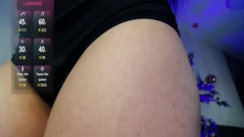 Snapshot of raven_foxxy chatting on 03/31/26, 05:41 Raven Foxxy online show from 03/31/26, 05:41