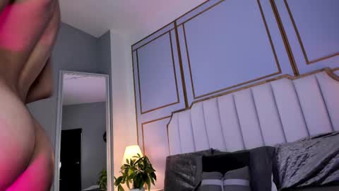 raven_jade_ online show from 02/02/25, 03:28