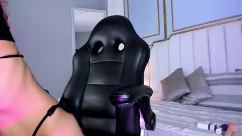 raven_jade_ online show from 02/26/25, 06:58