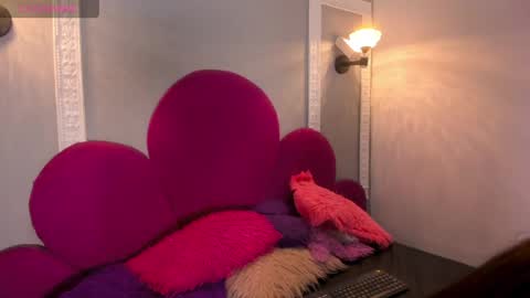 Snapshot of raven_loove chatting on 05/22/26, 08:36 raven_loove online show from 05/22/26, 08:36