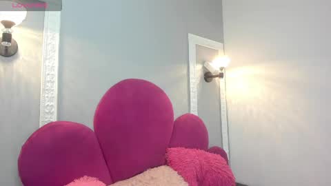 Snapshot of raven_loove chatting on 05/25/26, 06:14 raven_loove online show from 05/25/26, 06:14