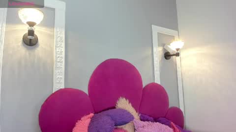 Snapshot of raven_loove chatting on 05/26/26, 08:16 raven_loove online show from 05/26/26, 08:16
