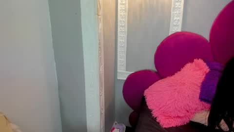Snapshot of raven_loove chatting on 06/09/26, 06:30 raven_loove online show from 06/09/26, 06:30