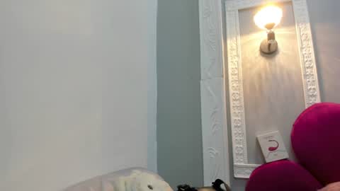 raven_loove online show from 06/19/26, 12:31