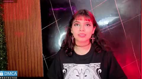 Snapshot of raven_rox_ chatting on 11/18/25, 03:01 raven_rox_ online show from 11/18/25, 03:01
