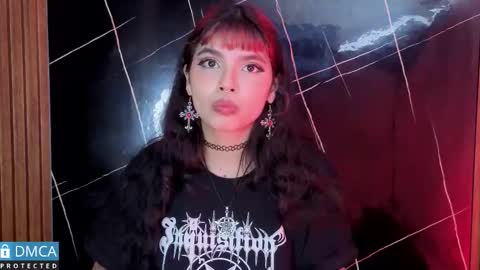 Snapshot of raven_rox_ chatting on 11/20/25, 04:01 raven_rox_ online show from 11/20/25, 04:01