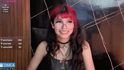 Snapshot of raven_rox_ chatting on 02/26/26, 08:46 raven_rox_ online show from 02/26/26, 08:46