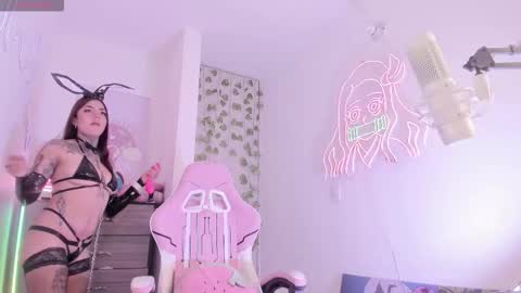 .  online show from 10/24/25, 04:03