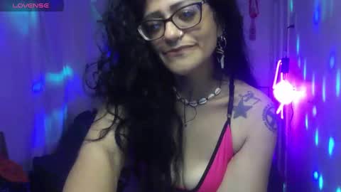 Snapshot of ravenandsin chatting on 01/30/25, 11:24 Raven online show from 01/30/25, 11:24