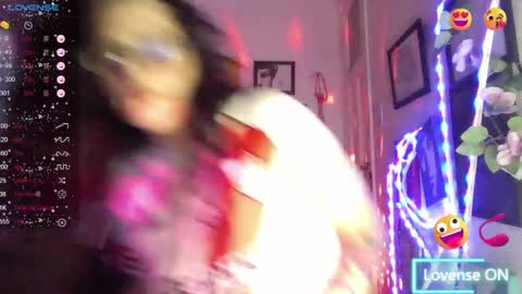 Snapshot of ravenandsin chatting on 11/09/25, 11:36 Raven online show from 11/09/25, 11:36