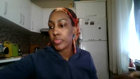Snapshot of ravenbby chatting on 04/25/26, 10:51 ravenbby online show from 04/25/26, 10:51