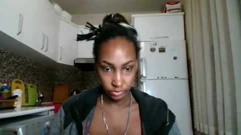 Snapshot of ravenbby chatting on 05/09/26, 04:45 ravenbby online show from 05/09/26, 04:45