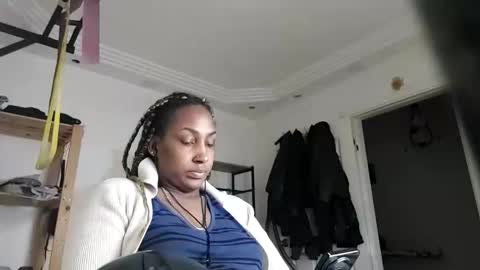 Snapshot of ravenbby chatting on 06/02/26, 02:24 ravenbby online show from 06/02/26, 02:24
