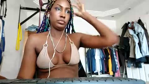 Snapshot of ravenbby chatting on 06/29/26, 10:48 ravenbby online show from 06/29/26, 10:48