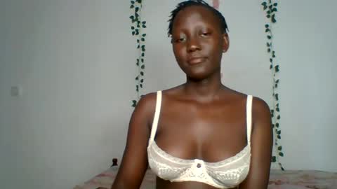Snapshot of ravencharmm chatting on 07/14/26, 10:43 Princess online show from 07/14/26, 10:43