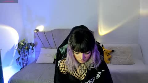 ravencollen online show from 11/06/25, 01:45