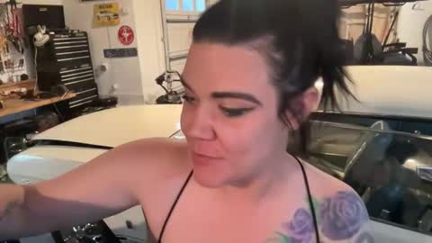 Snapshot of ravenrayyy chatting on 05/18/26, 10:10 Raven Ray online show from 05/18/26, 10:10
