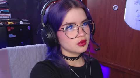 Snapshot of raventh_ chatting on 09/19/25, 01:56 raventh_ online show from 09/19/25, 01:56