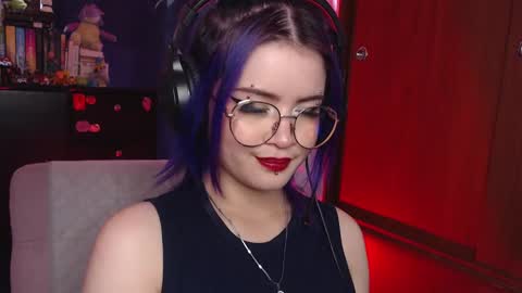 Snapshot of raventh_ chatting on 09/26/25, 03:27 raventh_ online show from 09/26/25, 03:27