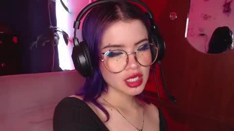 Snapshot of raventh_ chatting on 10/13/25, 03:23 raventh_ online show from 10/13/25, 03:23