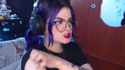 Snapshot of raventh_ chatting on 10/18/25, 11:44 raventh_ online show from 10/18/25, 11:44