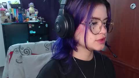 Snapshot of raventh_ chatting on 10/27/25, 11:58 raventh_ online show from 10/27/25, 11:58