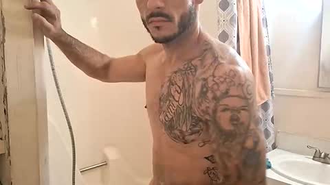 Snapshot of ravenwings5235 chatting on 10/22/25, 01:00 ravenwings5235 online show from 10/22/25, 01:00