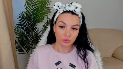Eva online show from 02/04/25, 08:02