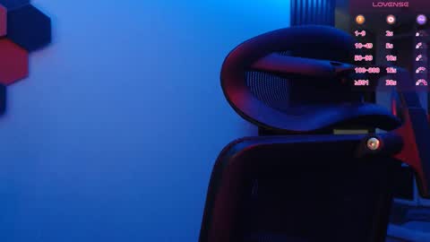 Snapshot of ravine_doleg chatting on 10/24/25, 01:57 Alex Nash online show from 10/24/25, 01:57