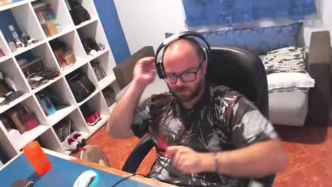 ravingr3d3 online show from 10/05/25, 09:24