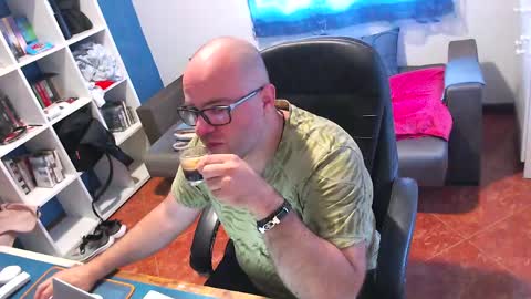 ravingr3d3 online show from 05/21/26, 08:10