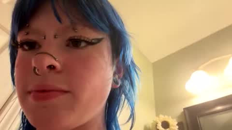 Snapshot of ravyn_xoxo chatting on 11/13/25, 03:33 Ravynn 3 online show from 11/13/25, 03:33