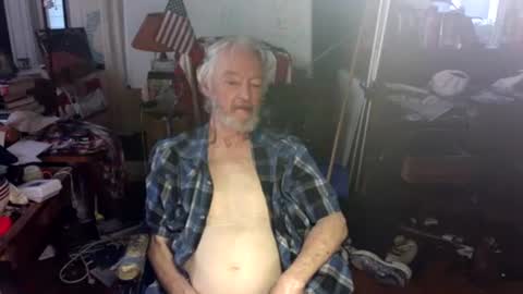 Snapshot of ray1776ray chatting on 09/17/25, 11:39 ray1776ray online show from 09/17/25, 11:39