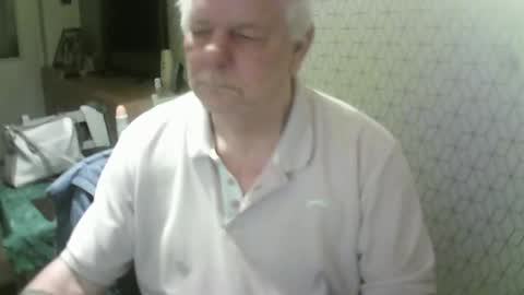 Snapshot of ray47 chatting on 10/23/25, 10:30 ray47 online show from 10/23/25, 10:30