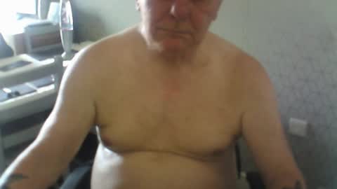 Snapshot of ray477 chatting on 07/09/26, 03:16 ray477 online show from 07/09/26, 03:16