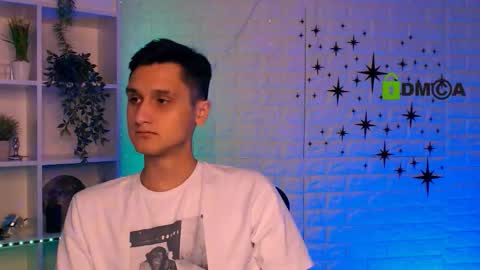 Snapshot of rayan_ross chatting on 11/13/25, 12:04 rayan_ross online show from 11/13/25, 12:04