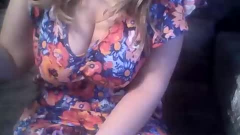 rayday_ online show from 10/14/25, 08:04