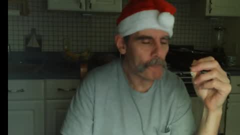 Snapshot of raylene4u2 chatting on 12/20/25, 09:00 Ray online show from 12/20/25, 09:00