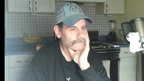 Snapshot of raylene4u2 chatting on 05/26/26, 06:42 Ray online show from 05/26/26, 06:42