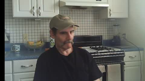 Snapshot of raylene4u2 chatting on 06/21/26, 04:31 Ray online show from 06/21/26, 04:31