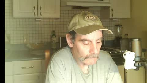 Snapshot of raylene4u2 chatting on 07/03/26, 06:09 Ray online show from 07/03/26, 06:09