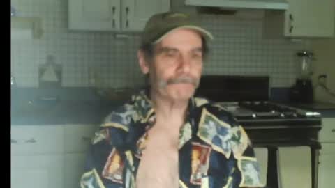 Snapshot of raylene4u2 chatting on 07/22/26, 10:18 Ray online show from 07/22/26, 10:18