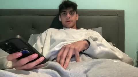 raymondg8596 online show from 02/04/25, 07:11