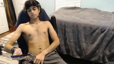 raymondg8596 online show from 03/04/25, 02:49