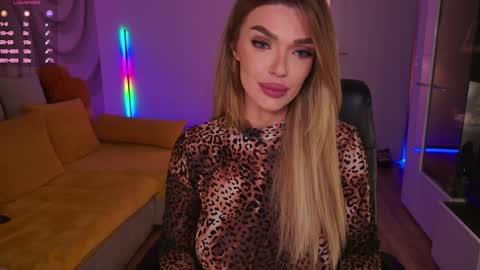 raysalexis19 online show from 01/31/25, 03:00