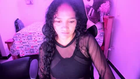 Snapshot of rayza_mature_ chatting on 11/02/25, 08:11 Danna online show from 11/02/25, 08:11