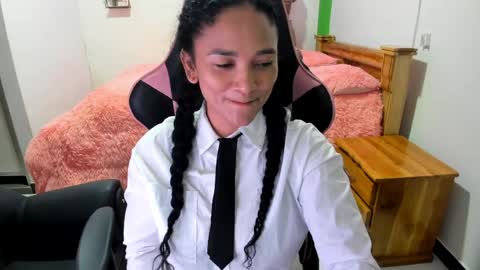 Snapshot of rayza_mature_ chatting on 04/04/26, 04:59 Danna online show from 04/04/26, 04:59